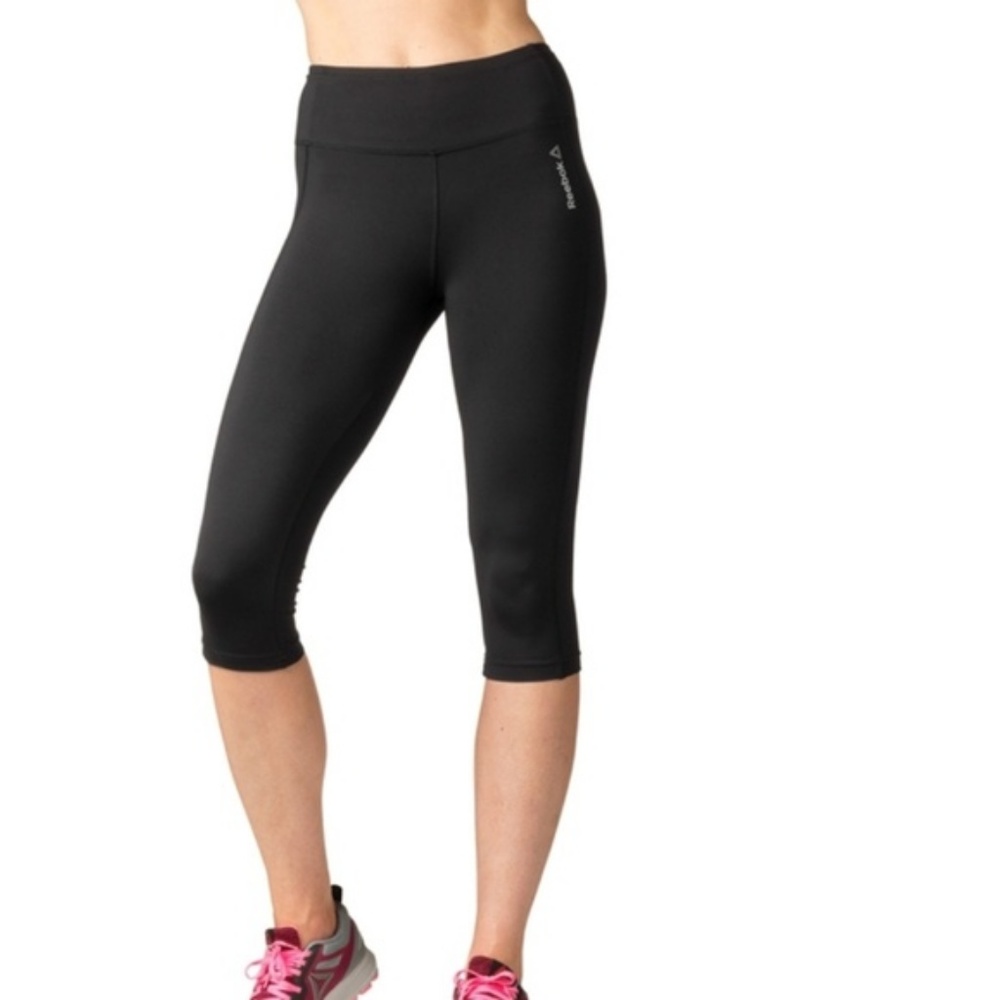 Reebok Black Capris Women’s Athletic Cropped Leggings